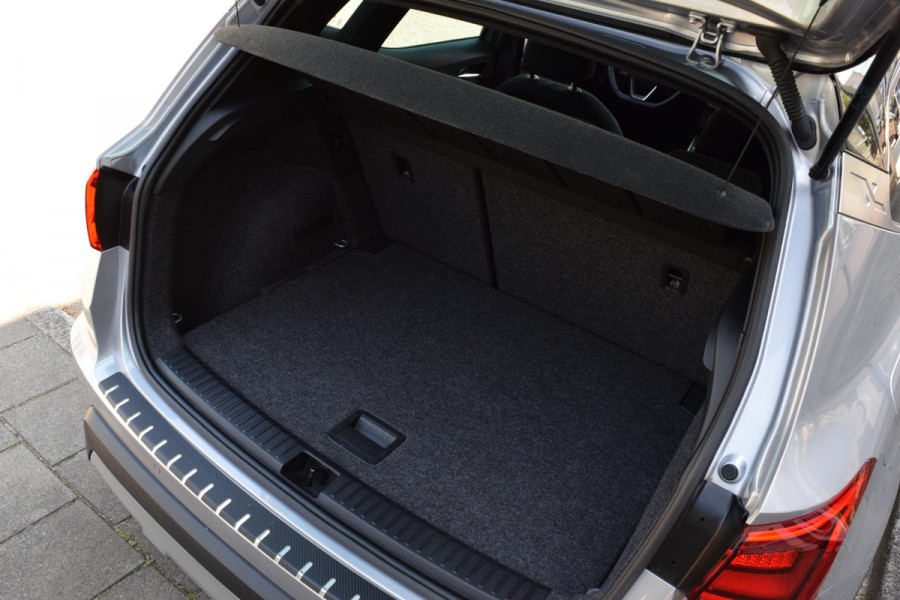 Seat Arona 1.0 TSI Xcellence Bus. Intense|Virtual|Trekhaak|