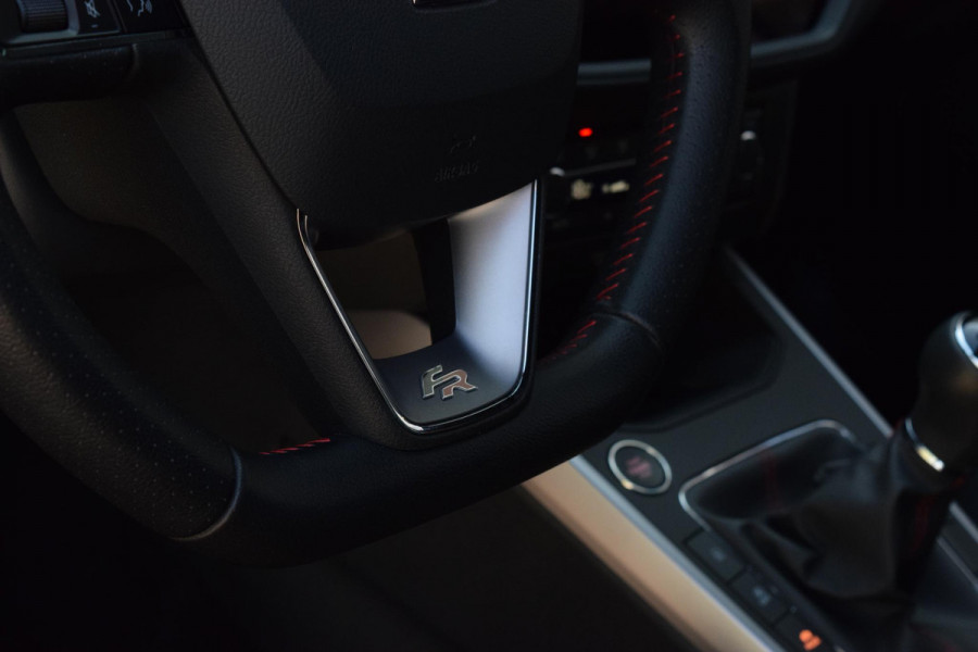 Seat Arona 1.0 TSI Xcellence Bus. Intense|Virtual|Trekhaak|