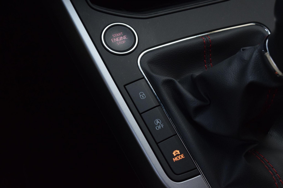 Seat Arona 1.0 TSI Xcellence Bus. Intense|Virtual|Trekhaak|