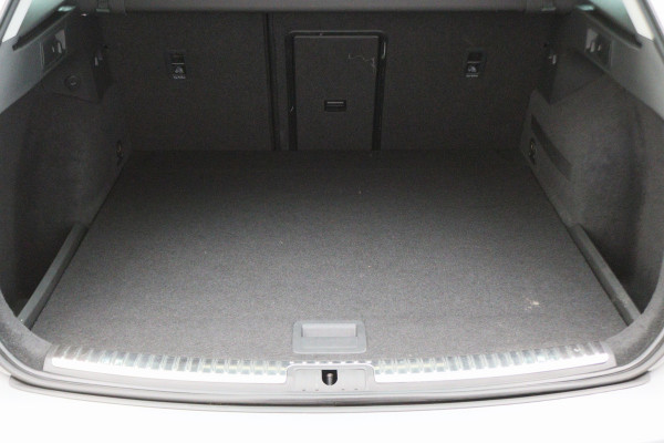 Seat León ST 1.8 TSI Xcellence Automaat Panoramadak, Leer, Apple Carplay, ACC, Camera, LED, Climate