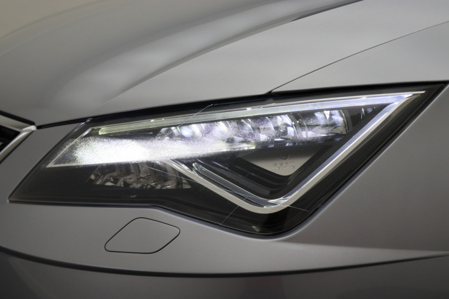 Seat León ST 1.8 TSI Xcellence Automaat Panoramadak, Leer, Apple Carplay, ACC, Camera, LED, Climate