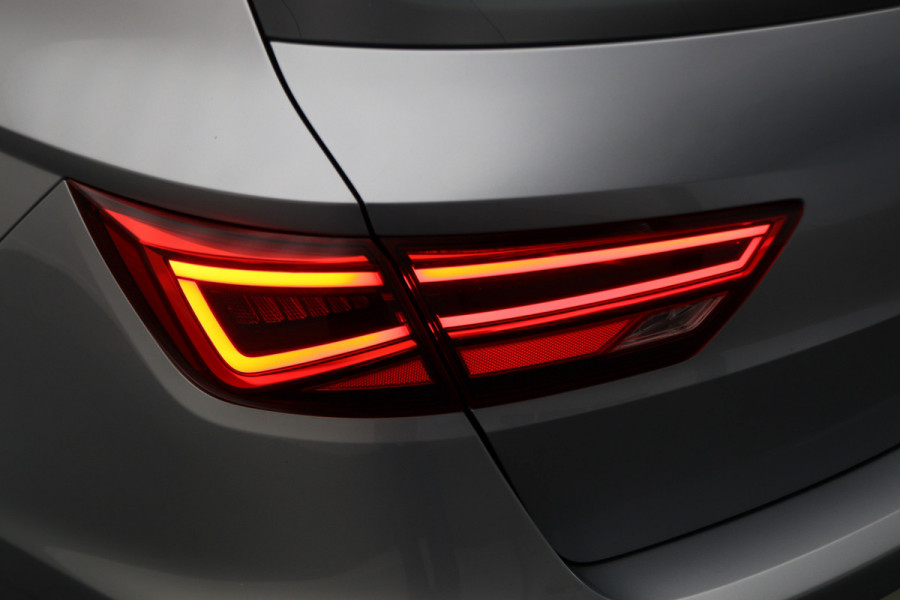 Seat León ST 1.8 TSI Xcellence Automaat Panoramadak, Leer, Apple Carplay, ACC, Camera, LED, Climate