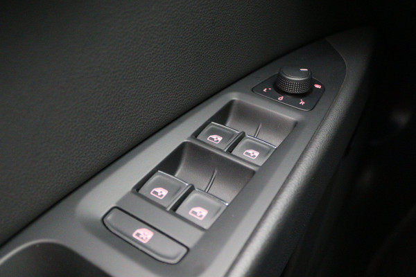 Seat León ST 1.8 TSI Xcellence Automaat Panoramadak, Leer, Apple Carplay, ACC, Camera, LED, Climate
