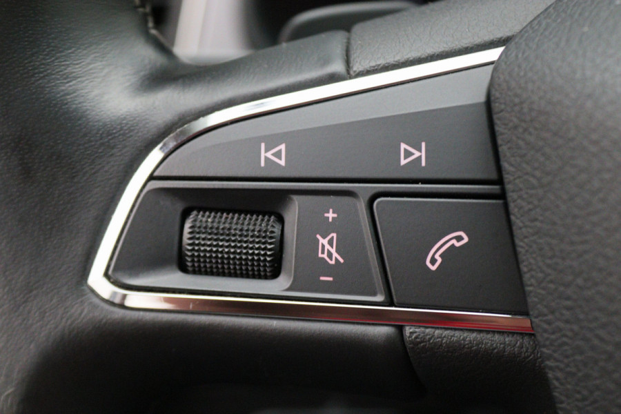Seat León ST 1.8 TSI Xcellence Automaat Panoramadak, Leer, Apple Carplay, ACC, Camera, LED, Climate