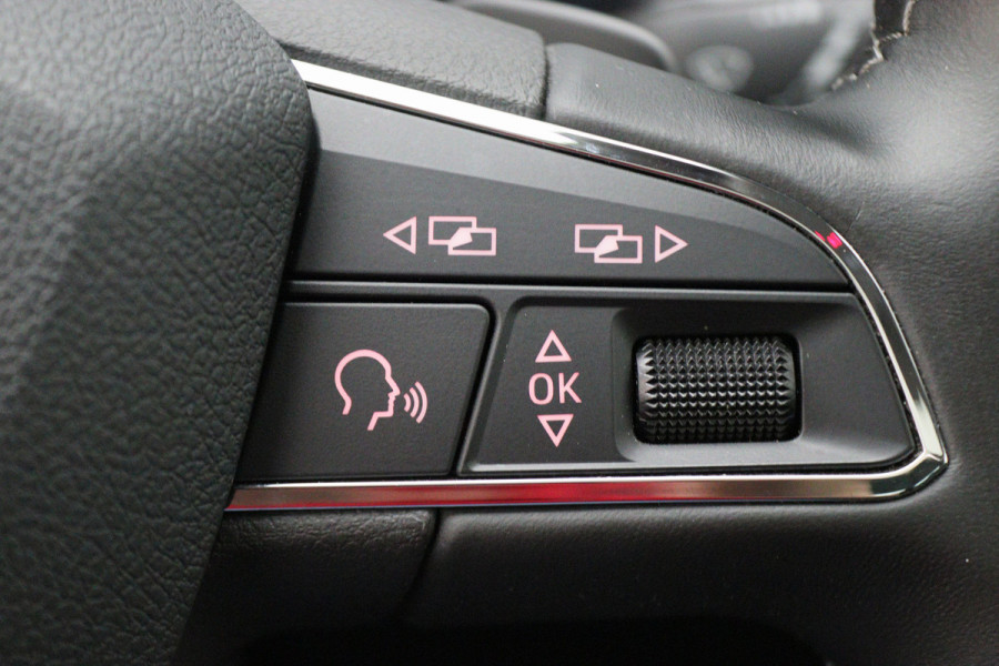 Seat León ST 1.8 TSI Xcellence Automaat Panoramadak, Leer, Apple Carplay, ACC, Camera, LED, Climate