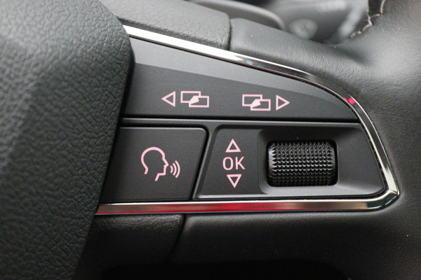 Seat León ST 1.8 TSI Xcellence Automaat Panoramadak, Leer, Apple Carplay, ACC, Camera, LED, Climate