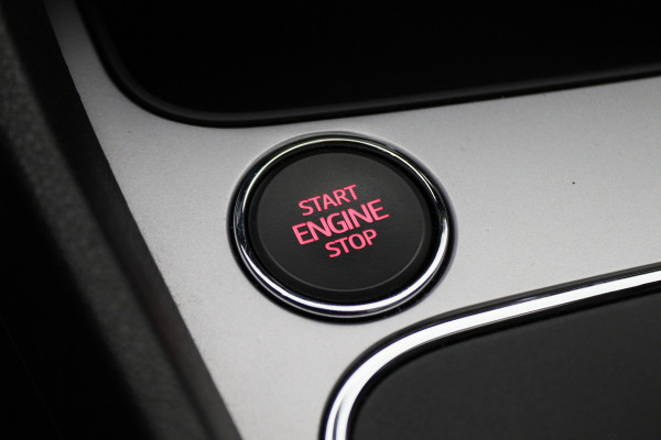Seat León ST 1.8 TSI Xcellence Automaat Panoramadak, Leer, Apple Carplay, ACC, Camera, LED, Climate