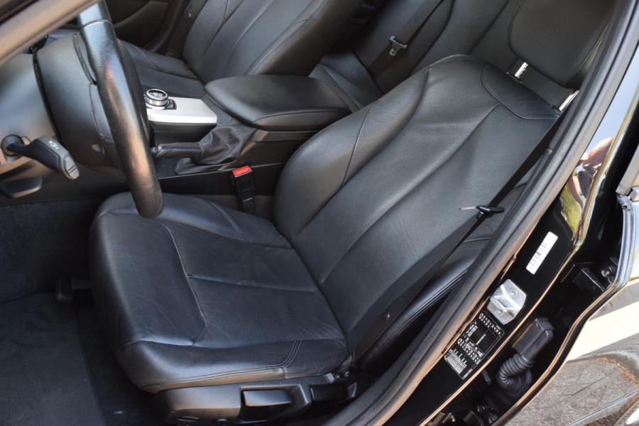 BMW 1-serie 118i High Executive|Leer|
