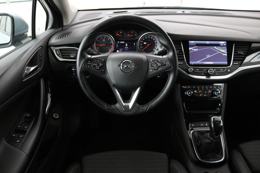 Opel Astra 1.4 Turbo Innovation | Stoel & stuurverwarming | Camera | Carplay | Matrix LED | Trekhaak | Comfortstoelen | Keyless | Navigatie