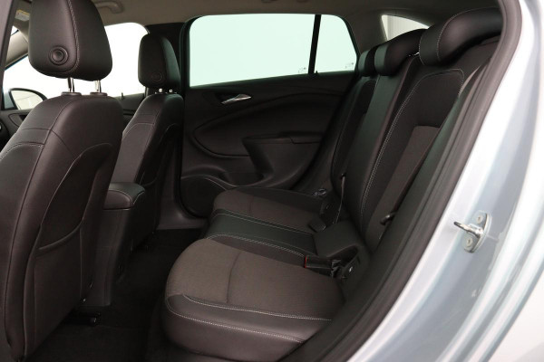 Opel Astra 1.4 Turbo Innovation | Stoel & stuurverwarming | Camera | Carplay | Matrix LED | Trekhaak | Comfortstoelen | Keyless | Navigatie