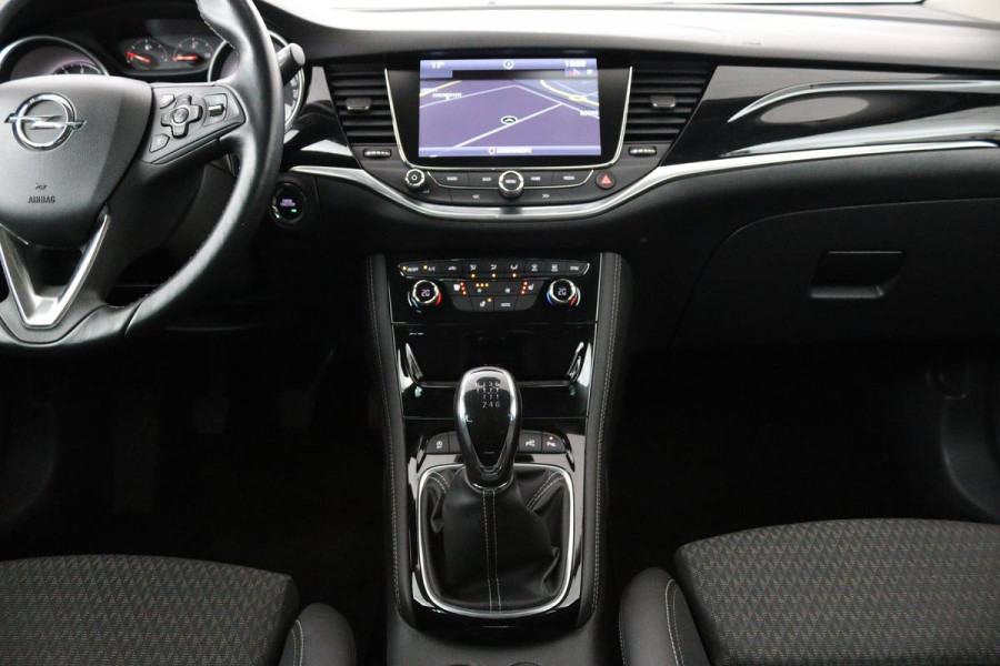 Opel Astra 1.4 Turbo Innovation | Stoel & stuurverwarming | Camera | Carplay | Matrix LED | Trekhaak | Comfortstoelen | Keyless | Navigatie