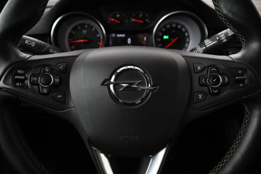 Opel Astra 1.4 Turbo Innovation | Stoel & stuurverwarming | Camera | Carplay | Matrix LED | Trekhaak | Comfortstoelen | Keyless | Navigatie
