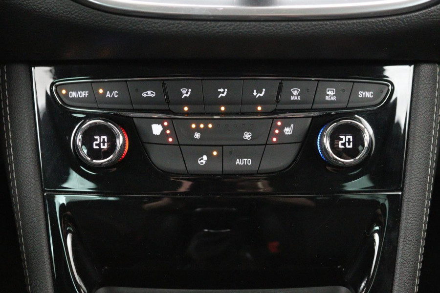Opel Astra 1.4 Turbo Innovation | Stoel & stuurverwarming | Camera | Carplay | Matrix LED | Trekhaak | Comfortstoelen | Keyless | Navigatie