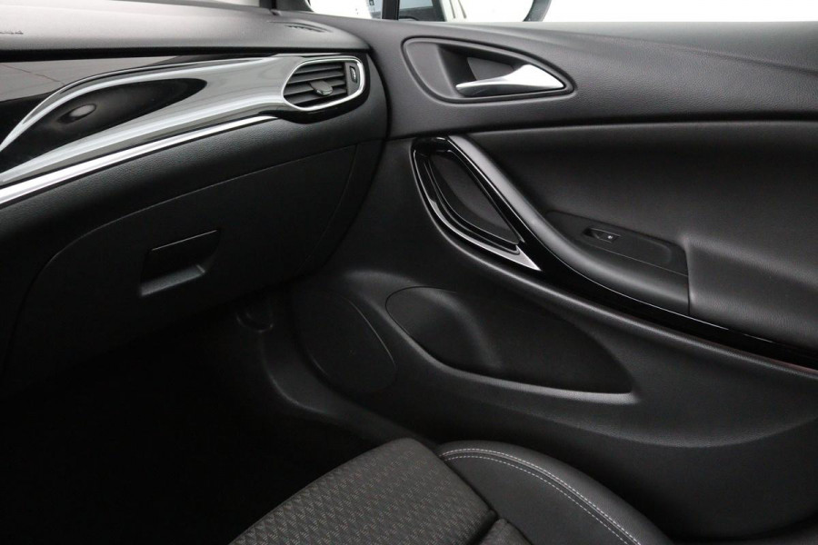 Opel Astra 1.4 Turbo Innovation | Stoel & stuurverwarming | Camera | Carplay | Matrix LED | Trekhaak | Comfortstoelen | Keyless | Navigatie
