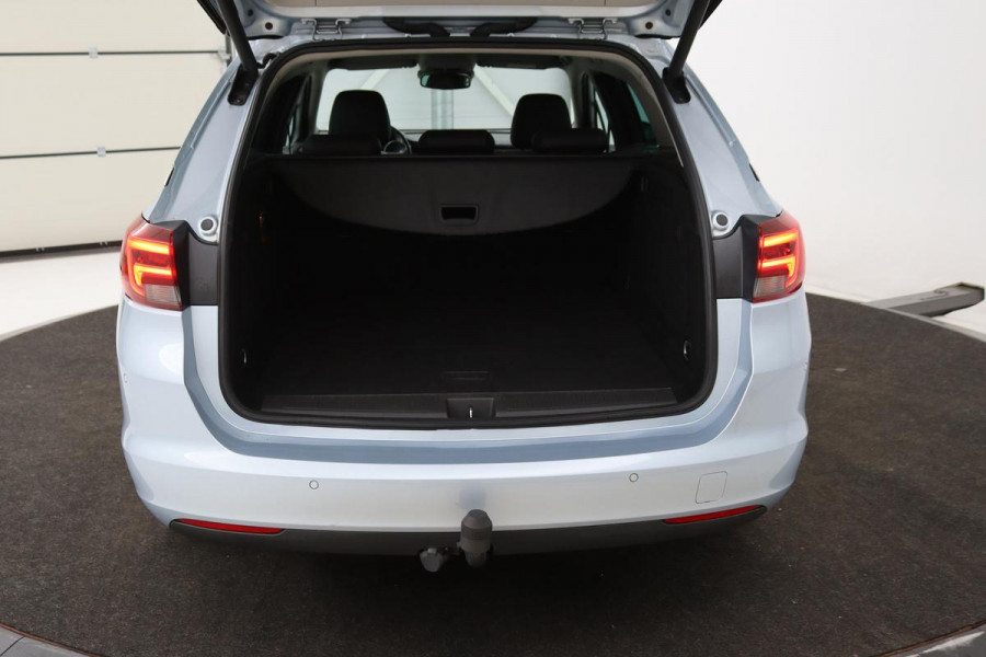 Opel Astra 1.4 Turbo Innovation | Stoel & stuurverwarming | Camera | Carplay | Matrix LED | Trekhaak | Comfortstoelen | Keyless | Navigatie