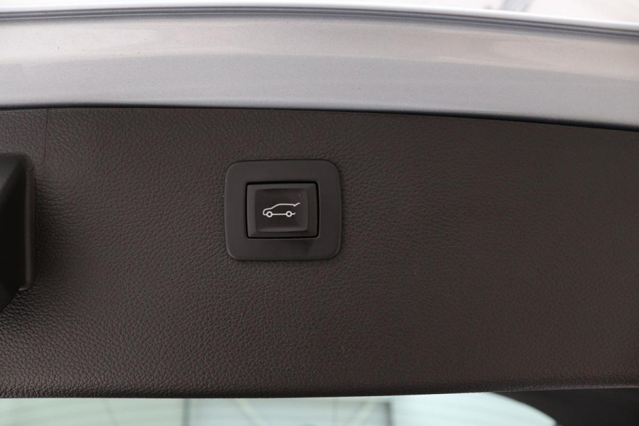 Opel Astra 1.4 Turbo Innovation | Stoel & stuurverwarming | Camera | Carplay | Matrix LED | Trekhaak | Comfortstoelen | Keyless | Navigatie