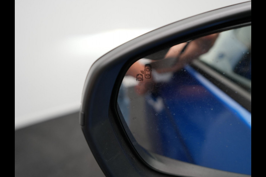 Opel Grandland X 1.6 Turbo Hybrid4 Ultimate Plug In Hybrid 300pk PHEV | Lederen Sportstoelen Memory & Ventilatie | L.M. 19" | Trekhaak Afneembaar | Navigatie | Apple Carplay | 360 Camera | DAB | Climate Control |