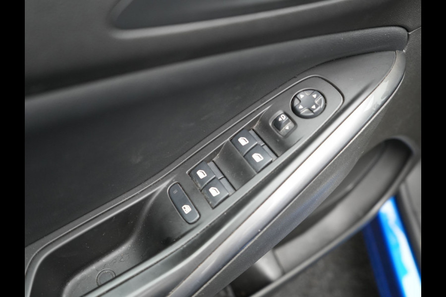 Opel Grandland X 1.6 Turbo Hybrid4 Ultimate Plug In Hybrid 300pk PHEV | Lederen Sportstoelen Memory & Ventilatie | L.M. 19" | Trekhaak Afneembaar | Navigatie | Apple Carplay | 360 Camera | DAB | Climate Control |
