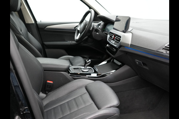 BMW X3 xDrive30e Executive Plug In Hybrid Facelift Dealer O.H. PHEV | Nieuw Model | Panodak | Lederen Sportstoelen | Head Up | Laser LED | Navigatie Groot | Virtual | Apple Carplay | Camera | DAB | Sfeerverlichting | L.M. 19" |
