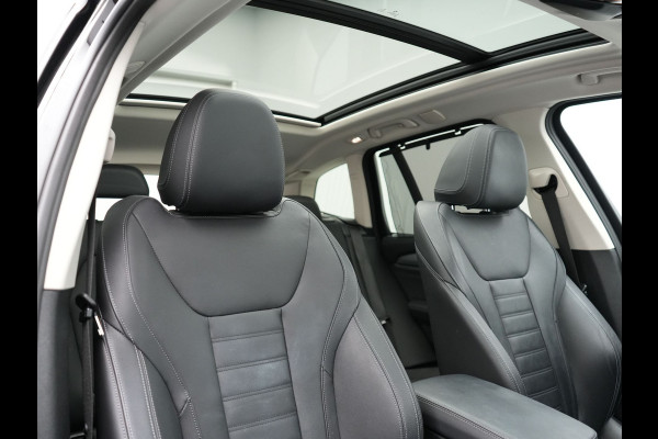 BMW X3 xDrive30e Executive Plug In Hybrid Facelift Dealer O.H. PHEV | Nieuw Model | Panodak | Lederen Sportstoelen | Head Up | Laser LED | Navigatie Groot | Virtual | Apple Carplay | Camera | DAB | Sfeerverlichting | L.M. 19" |