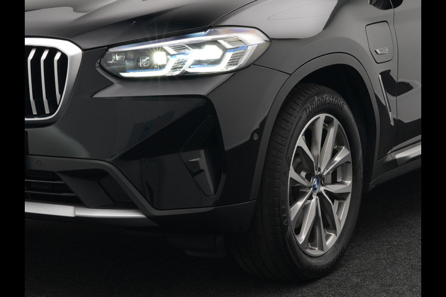 BMW X3 xDrive30e Executive Plug In Hybrid Facelift Dealer O.H. PHEV | Nieuw Model | Panodak | Lederen Sportstoelen | Head Up | Laser LED | Navigatie Groot | Virtual | Apple Carplay | Camera | DAB | Sfeerverlichting | L.M. 19" |