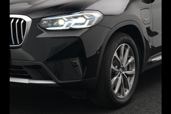 BMW X3 xDrive30e Executive Plug In Hybrid Facelift Dealer O.H. PHEV | Nieuw Model | Panodak | Lederen Sportstoelen | Head Up | Laser LED | Navigatie Groot | Virtual | Apple Carplay | Camera | DAB | Sfeerverlichting | L.M. 19" |