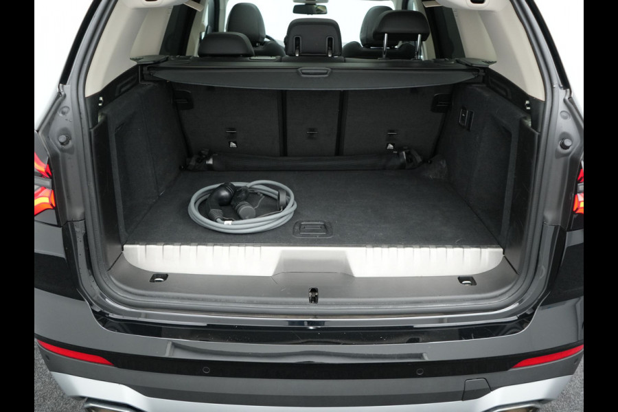 BMW X3 xDrive30e Executive Plug In Hybrid Facelift Dealer O.H. PHEV | Nieuw Model | Panodak | Lederen Sportstoelen | Head Up | Laser LED | Navigatie Groot | Virtual | Apple Carplay | Camera | DAB | Sfeerverlichting | L.M. 19" |