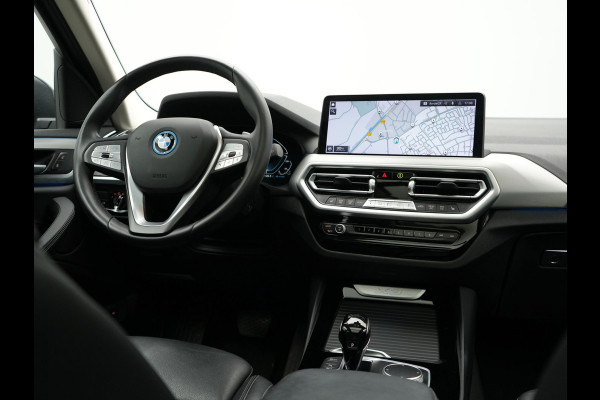 BMW X3 xDrive30e Executive Plug In Hybrid Facelift Dealer O.H. PHEV | Nieuw Model | Panodak | Lederen Sportstoelen | Head Up | Laser LED | Navigatie Groot | Virtual | Apple Carplay | Camera | DAB | Sfeerverlichting | L.M. 19" |