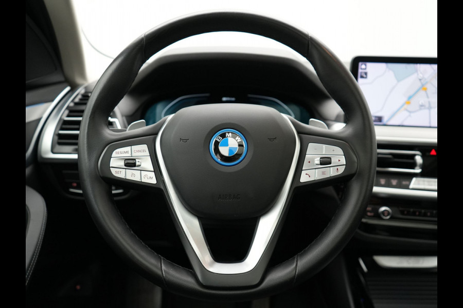 BMW X3 xDrive30e Executive Plug In Hybrid Facelift Dealer O.H. PHEV | Nieuw Model | Panodak | Lederen Sportstoelen | Head Up | Laser LED | Navigatie Groot | Virtual | Apple Carplay | Camera | DAB | Sfeerverlichting | L.M. 19" |
