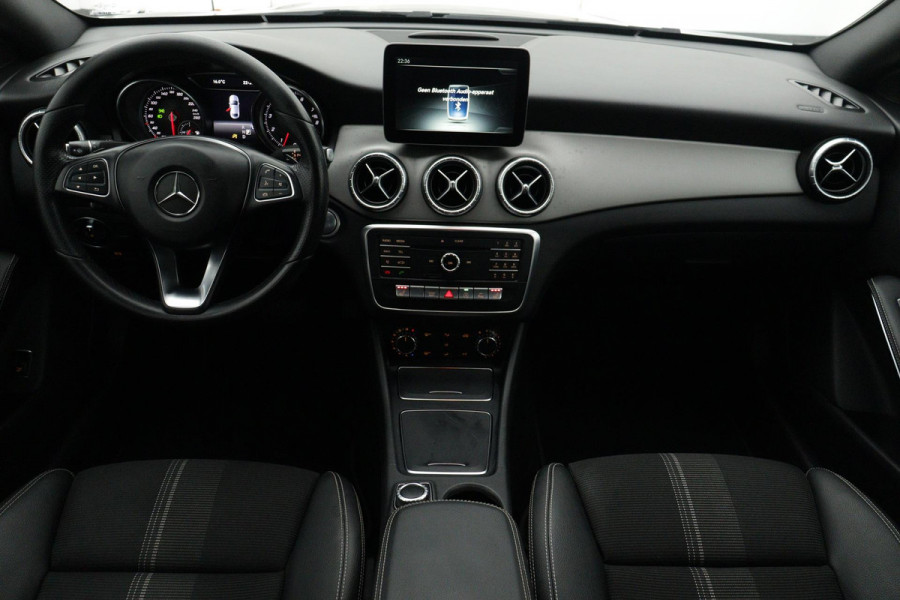Mercedes-Benz CLA-Klasse 180 Business Solution(NL-auto, Goed OnderH, Navi Groot, StoelV, Cruise Con, Sportstoelen, Etc)