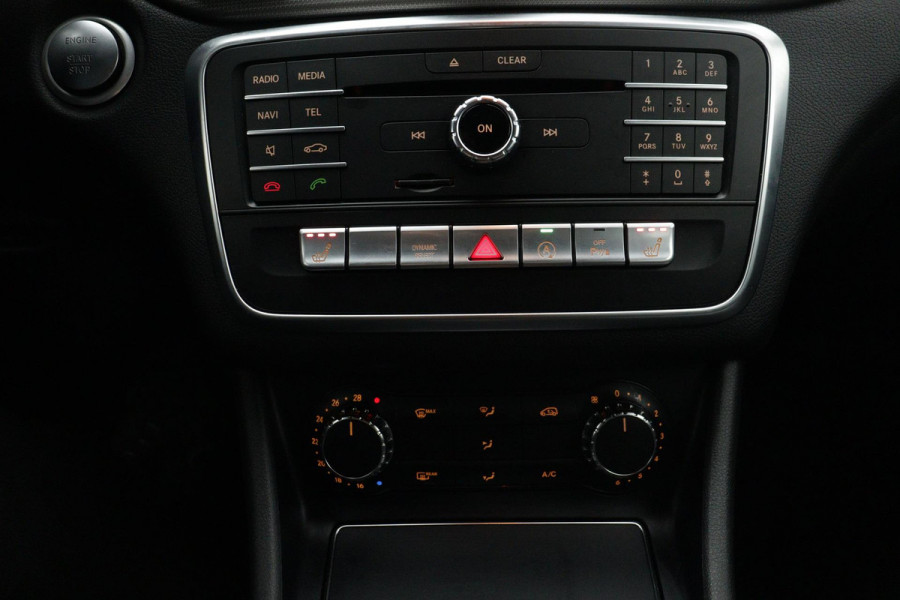 Mercedes-Benz CLA-Klasse 180 Business Solution(NL-auto, Goed OnderH, Navi Groot, StoelV, Cruise Con, Sportstoelen, Etc)