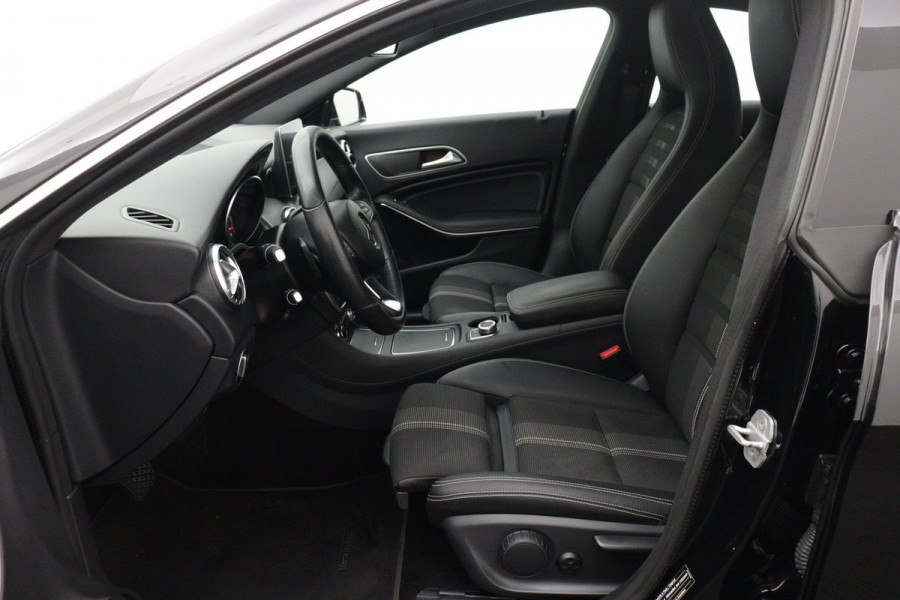 Mercedes-Benz CLA-Klasse 180 Business Solution(NL-auto, Goed OnderH, Navi Groot, StoelV, Cruise Con, Sportstoelen, Etc)