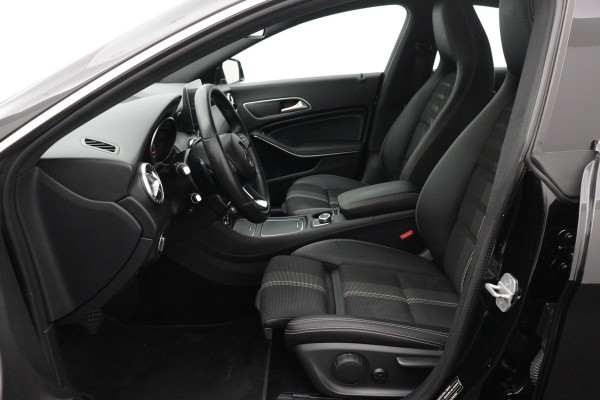 Mercedes-Benz CLA-Klasse 180 Business Solution(NL-auto, Goed OnderH, Navi Groot, StoelV, Cruise Con, Sportstoelen, Etc)