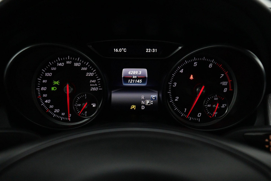 Mercedes-Benz CLA-Klasse 180 Business Solution(NL-auto, Goed OnderH, Navi Groot, StoelV, Cruise Con, Sportstoelen, Etc)