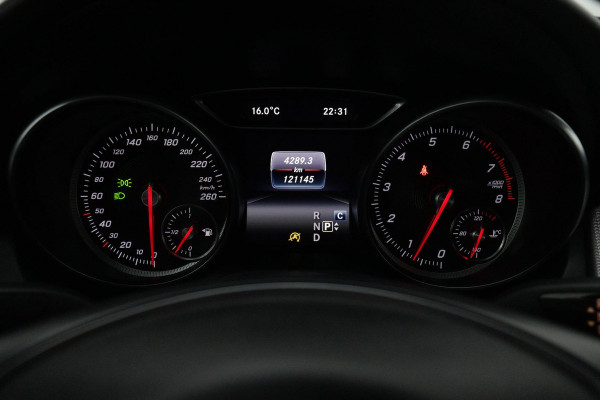 Mercedes-Benz CLA-Klasse 180 Business Solution(NL-auto, Goed OnderH, Navi Groot, StoelV, Cruise Con, Sportstoelen, Etc)