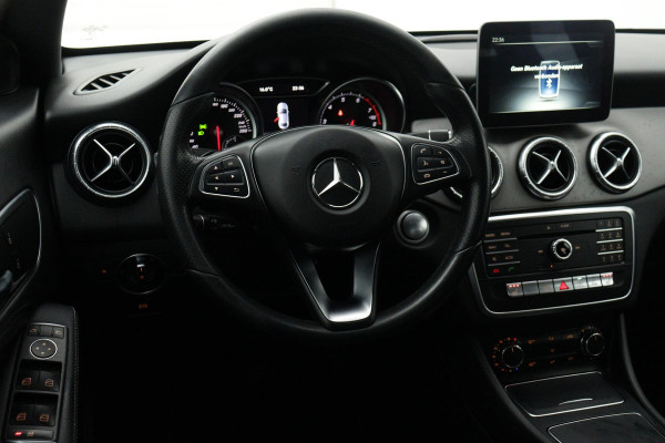 Mercedes-Benz CLA-Klasse 180 Business Solution(NL-auto, Goed OnderH, Navi Groot, StoelV, Cruise Con, Sportstoelen, Etc)