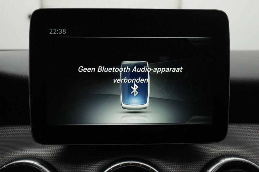 Mercedes-Benz CLA-Klasse 180 Business Solution(NL-auto, Goed OnderH, Navi Groot, StoelV, Cruise Con, Sportstoelen, Etc)
