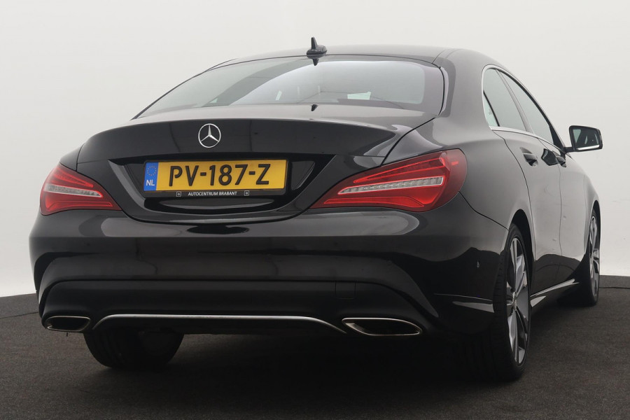Mercedes-Benz CLA-Klasse 180 Business Solution(NL-auto, Goed OnderH, Navi Groot, StoelV, Cruise Con, Sportstoelen, Etc)
