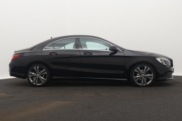 Mercedes-Benz CLA-Klasse 180 Business Solution(NL-auto, Goed OnderH, Navi Groot, StoelV, Cruise Con, Sportstoelen, Etc)