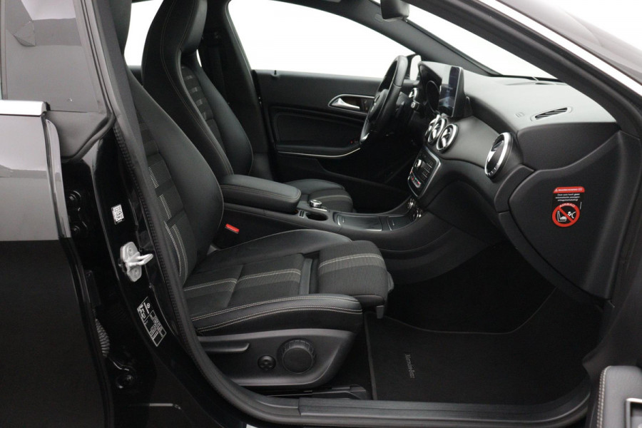 Mercedes-Benz CLA-Klasse 180 Business Solution(NL-auto, Goed OnderH, Navi Groot, StoelV, Cruise Con, Sportstoelen, Etc)