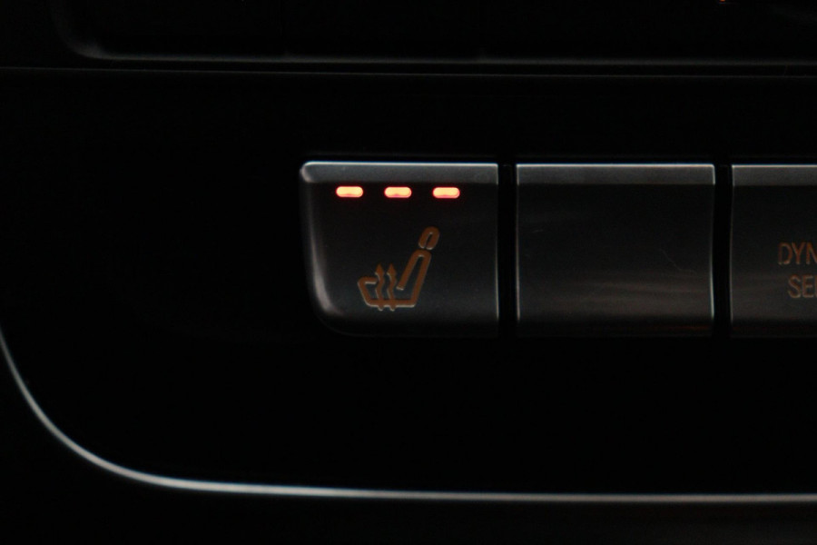 Mercedes-Benz CLA-Klasse 180 Business Solution(NL-auto, Goed OnderH, Navi Groot, StoelV, Cruise Con, Sportstoelen, Etc)