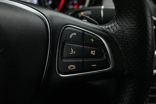 Mercedes-Benz CLA-Klasse 180 Business Solution(NL-auto, Goed OnderH, Navi Groot, StoelV, Cruise Con, Sportstoelen, Etc)