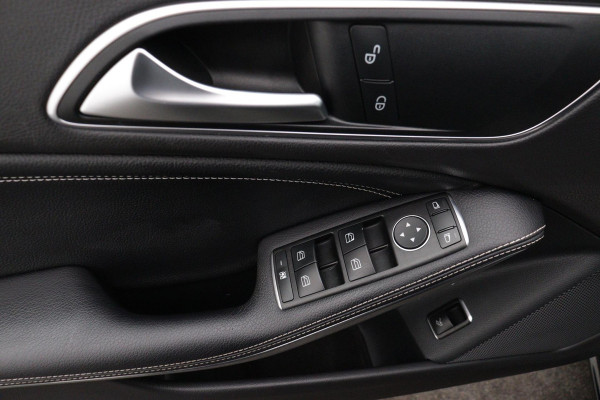 Mercedes-Benz CLA-Klasse 180 Business Solution(NL-auto, Goed OnderH, Navi Groot, StoelV, Cruise Con, Sportstoelen, Etc)