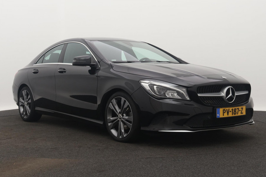 Mercedes-Benz CLA-Klasse 180 Business Solution(NL-auto, Goed OnderH, Navi Groot, StoelV, Cruise Con, Sportstoelen, Etc)