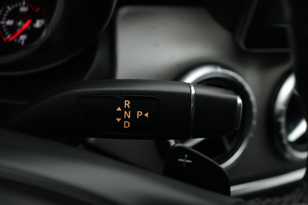 Mercedes-Benz CLA-Klasse 180 Business Solution(NL-auto, Goed OnderH, Navi Groot, StoelV, Cruise Con, Sportstoelen, Etc)