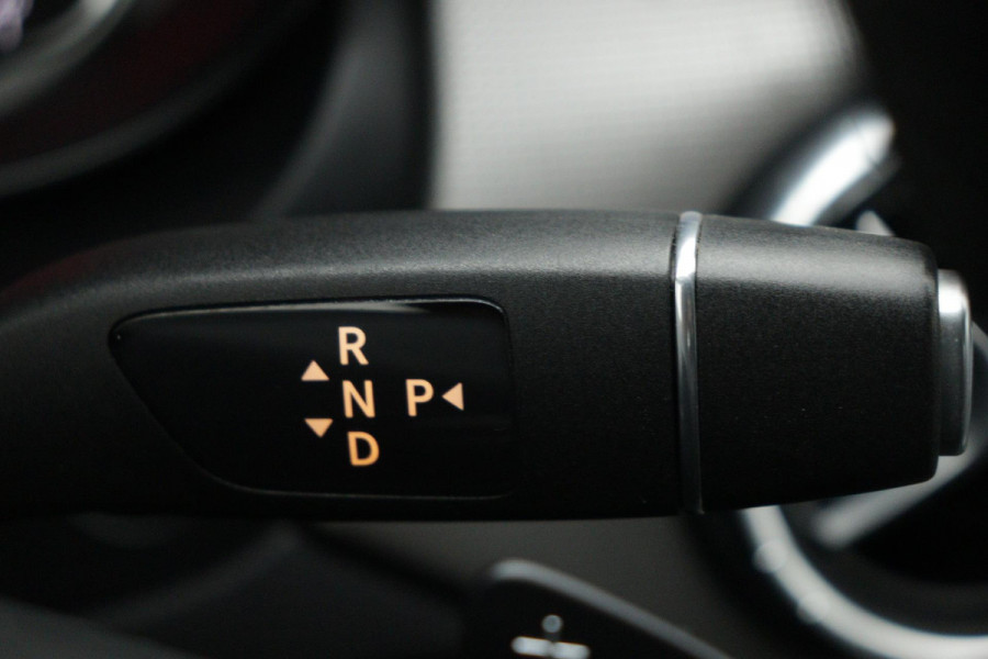 Mercedes-Benz CLA-Klasse 180 Business Solution(NL-auto, Goed OnderH, Navi Groot, StoelV, Cruise Con, Sportstoelen, Etc)