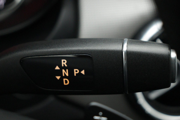 Mercedes-Benz CLA-Klasse 180 Business Solution(NL-auto, Goed OnderH, Navi Groot, StoelV, Cruise Con, Sportstoelen, Etc)
