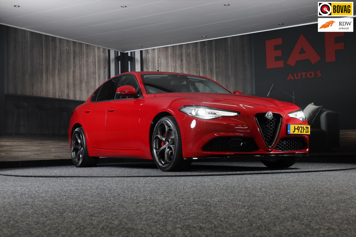 Alfa Romeo Giulia 2.0T Super / AUT / Navi / Camera / Ecc / Elek Pakket / Cruise Control / Lane Assist / Leder / 19 Inch Alfa Romeo Giulia 2.0T Super / AUT / Navi / Camera / Ecc / Elek Pakket / Cruise Control / Lane Assist / Leder / 19 Inch