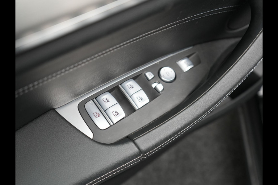 BMW X3 xDrive30e Executive Plug In Hybrid Facelift Dealer O.H. PHEV | Nieuw Model | Panodak | Lederen Sportstoelen | Head Up | Laser LED | Navigatie Groot | Virtual | Apple Carplay | Camera | DAB | Sfeerverlichting | L.M. 19" |