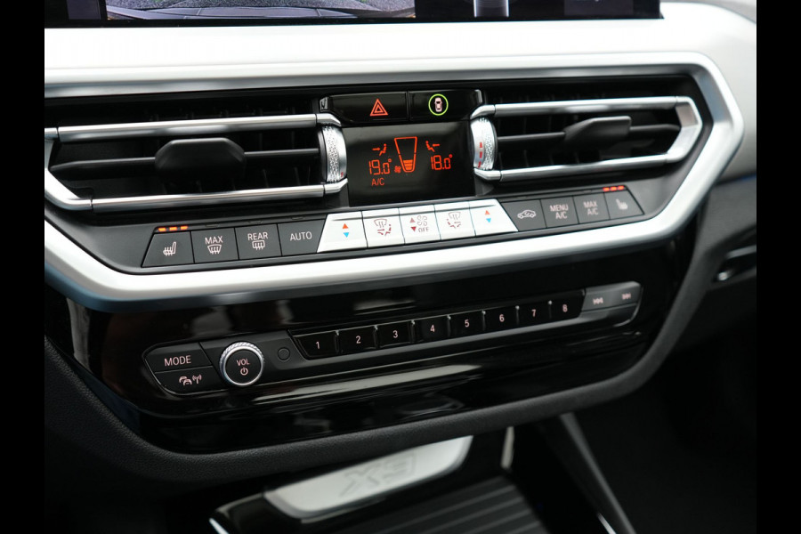 BMW X3 xDrive30e Executive Plug In Hybrid Facelift Dealer O.H. PHEV | Nieuw Model | Panodak | Lederen Sportstoelen | Head Up | Laser LED | Navigatie Groot | Virtual | Apple Carplay | Camera | DAB | Sfeerverlichting | L.M. 19" |
